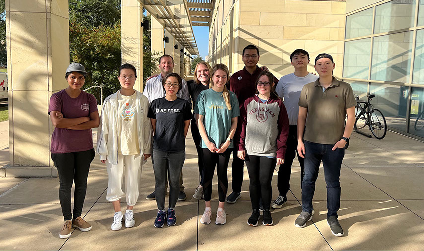 Laganowsky Lab group photo, Spring 2022
